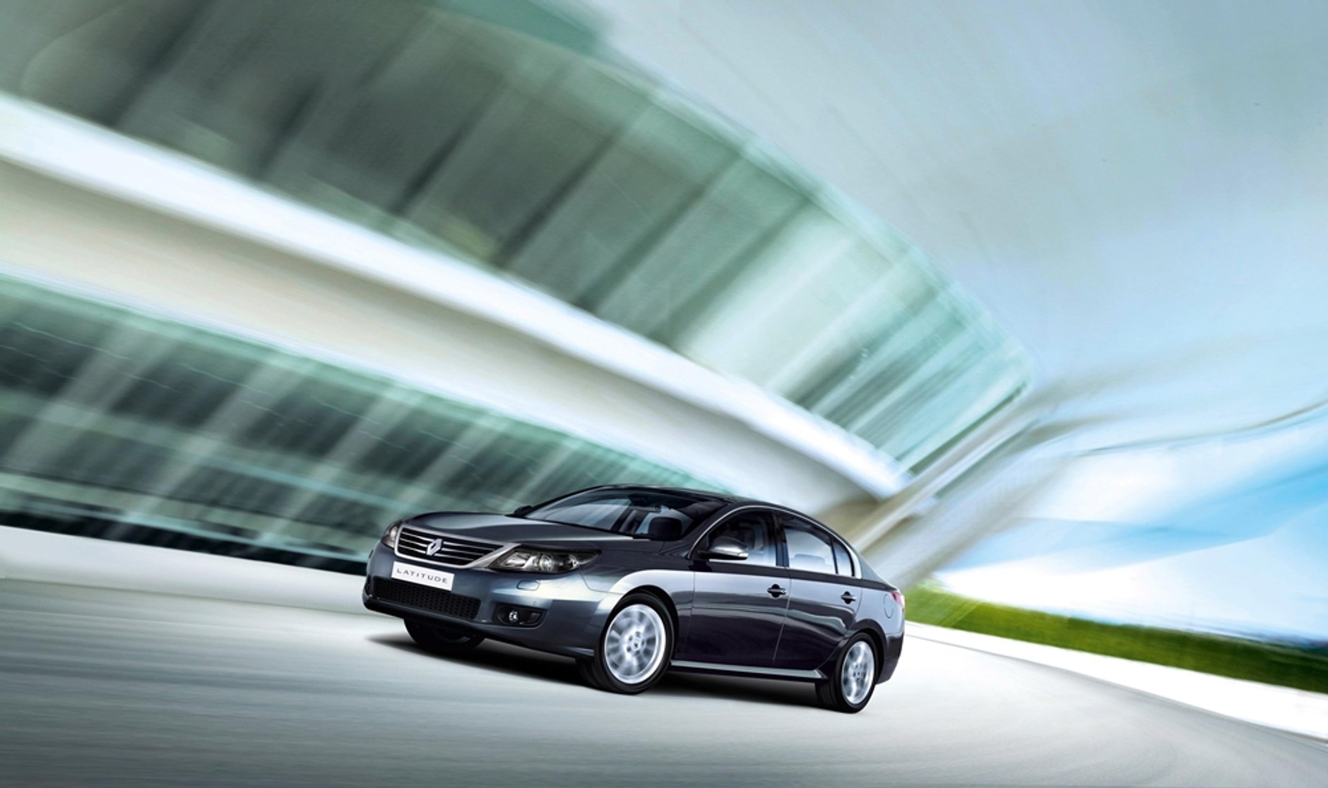 Renault Latitude – jonizuje, masuje, dopieszcza, robi dobrze