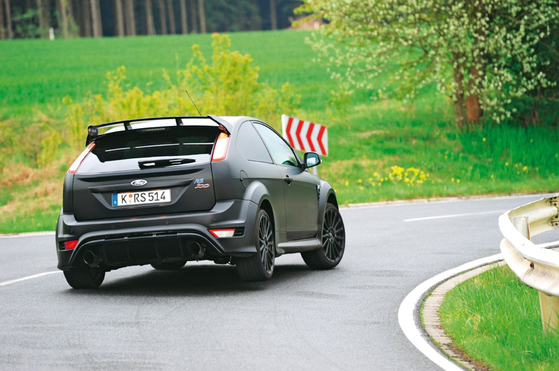 Czarny charakter na podsumowanie - Ford Focus RS