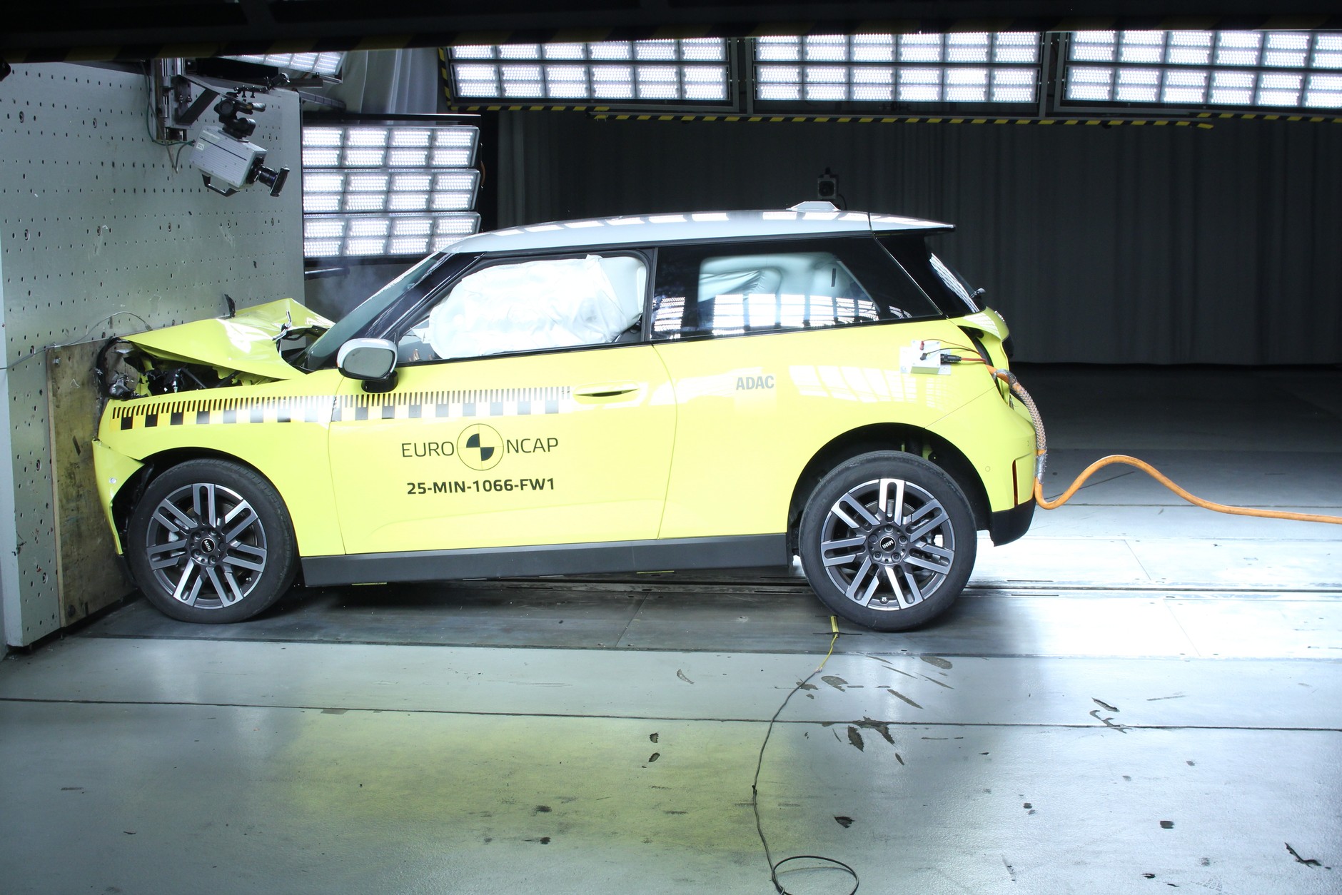 Mini Cooper E. Test zderzeniowy Euro NCAP