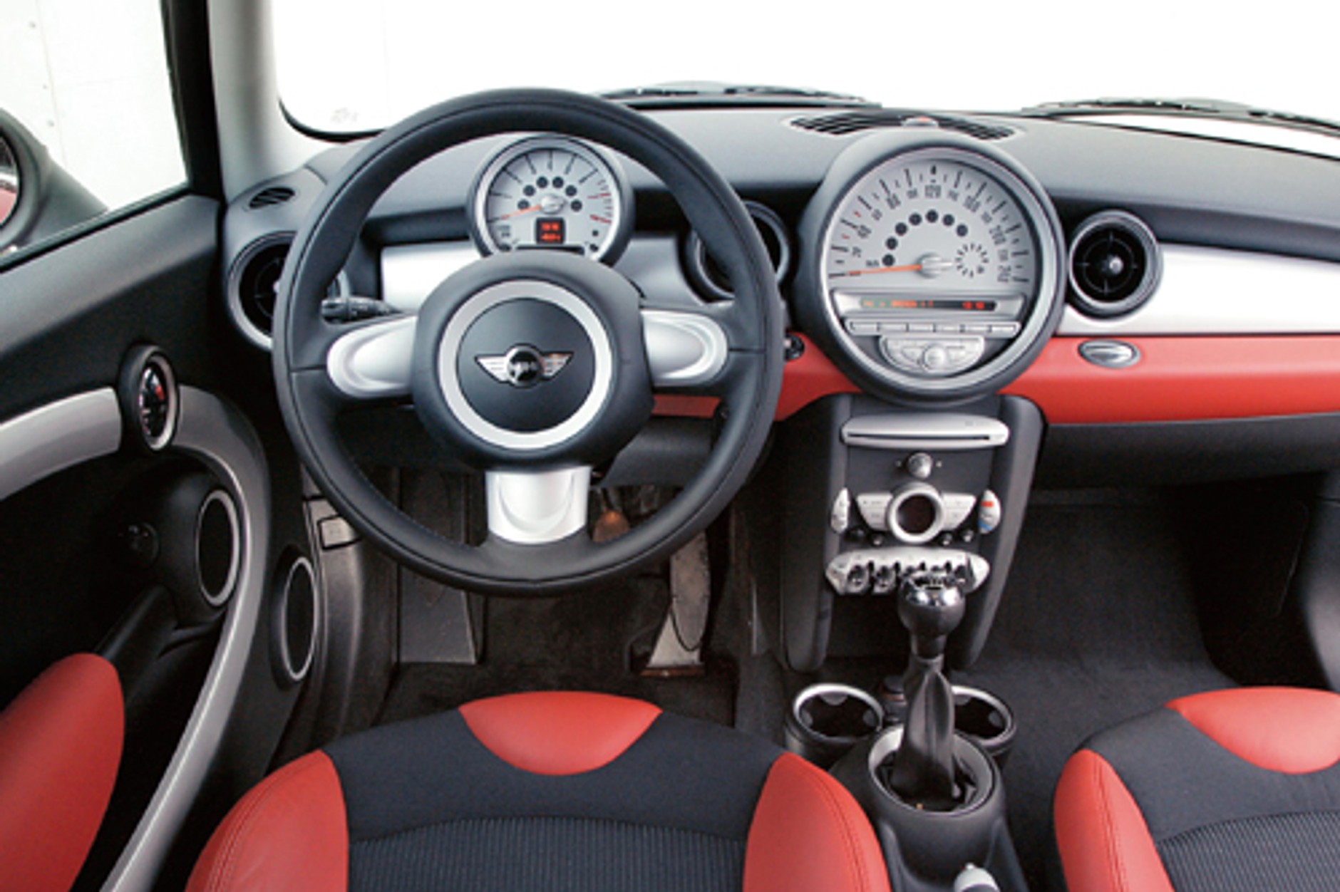 Mini Cooper, Citroen C2, VW Polo, Peugeot 207, Suzuki Swift - Czy nowe Mini przeskoczy wszystkich?