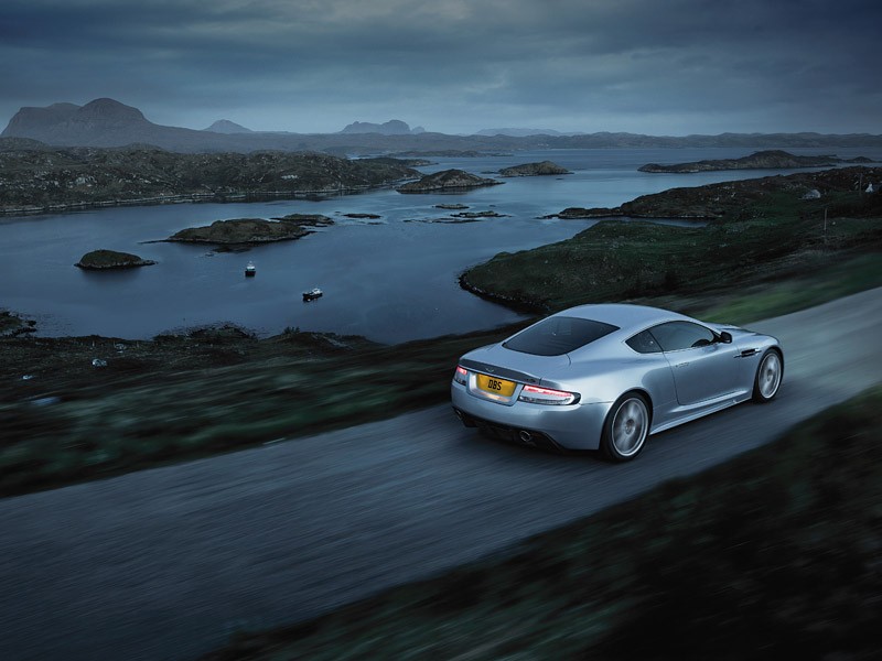 Nowy Aston Martin DBS w Pradze: oficjalne informacje i zdjęcia