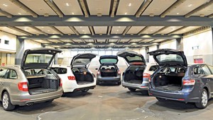 Z mechanikiem przetestowaliśmy pięć kombi z dieslem do 30 tys. zł. Od Skody po Toyotę