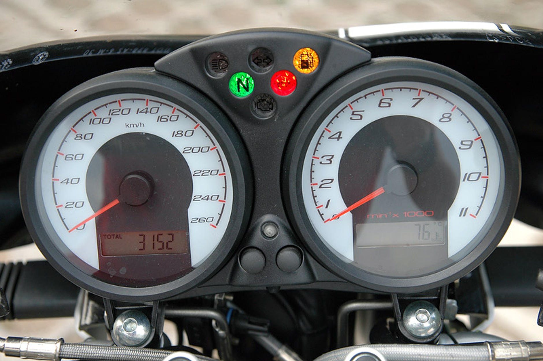 Ducati Monster S2R 1000: stary znajomy (test)