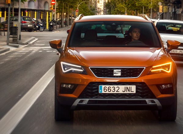 Seaty Leon i Ateca do serwisu – brak sygnalizacji o uszkodzonych kierunkowskazach