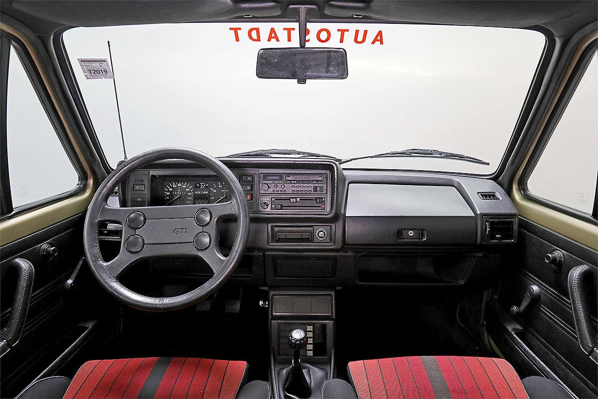 Tak powinno jeździ prawdziwe GTI – Volkswagen Golf 1 GTI Pirelli