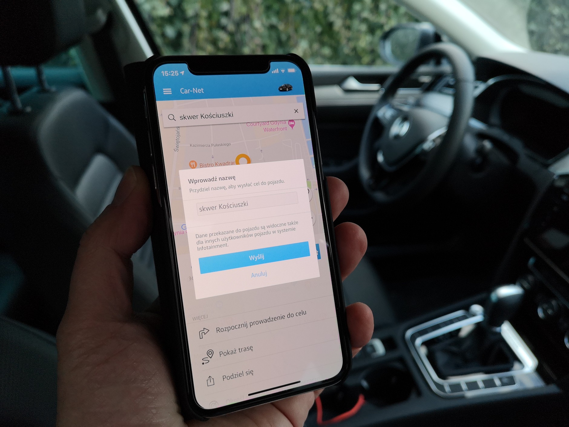 Volkswagen Passat z Car-Net i App Connect