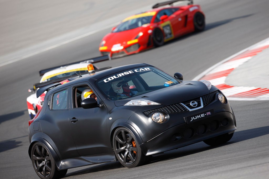 Nissan Juke-R: ognisty potwór