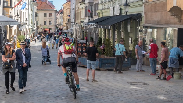 Przegłosowane: Słowacja wprowadza ograniczenie prędkości dla pieszych