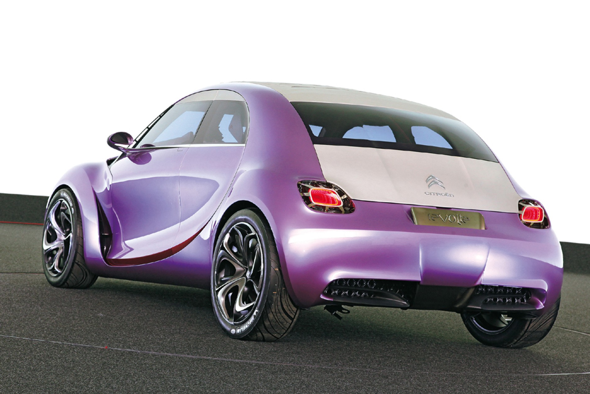 Citroën REVOLTe - Oto 2CV XXI wieku! (Wideo)