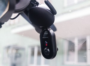 To urządzenie przenosi samochód w nową erę. Nextbase IQ jest jak Anioł Stróż kierowców