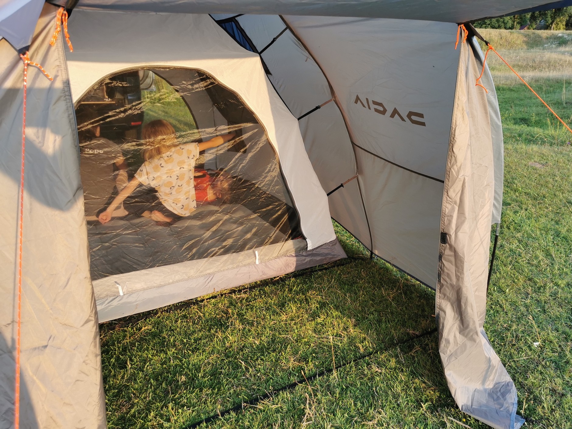 Dacia Jogger Extreme ECO G-100 LPG z wyposażeniem kempingowym