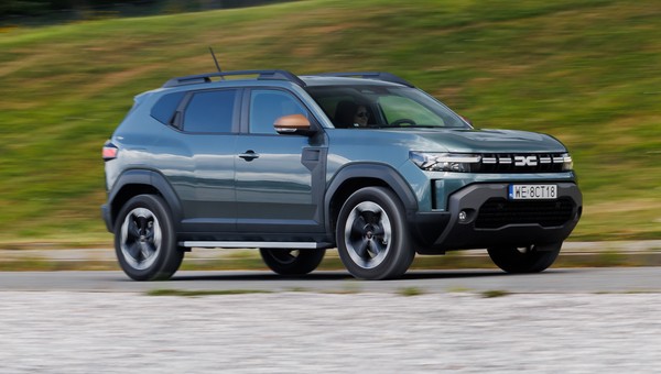 Dacia Duster kontra MG ZS. Porównanie dwóch budżetowych samochodów