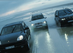 Porsche Ceyennne S kontra Mercedes ML 55 AMG i BMW X5 4.6is - strarcie terenówek dla bogatych