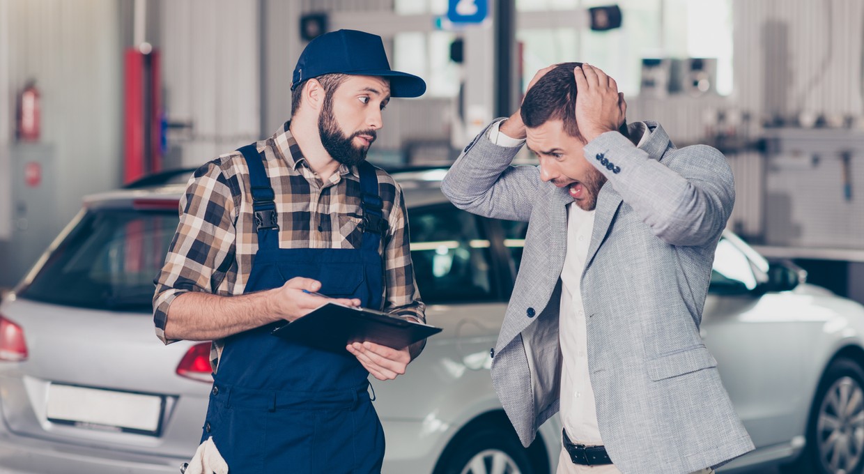 Mechanik zdradza, co podnosi cenę naprawy. Jedno zdanie może słono kosztować