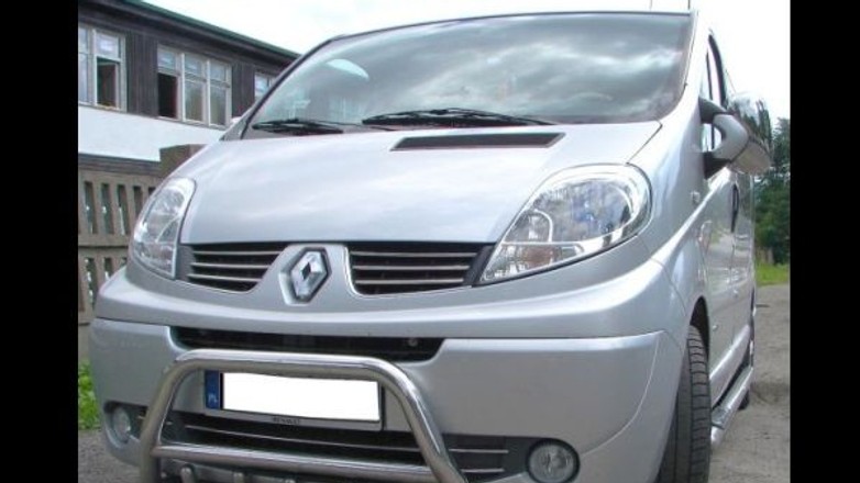 Renault Trafic z chromowanymi dodatkami