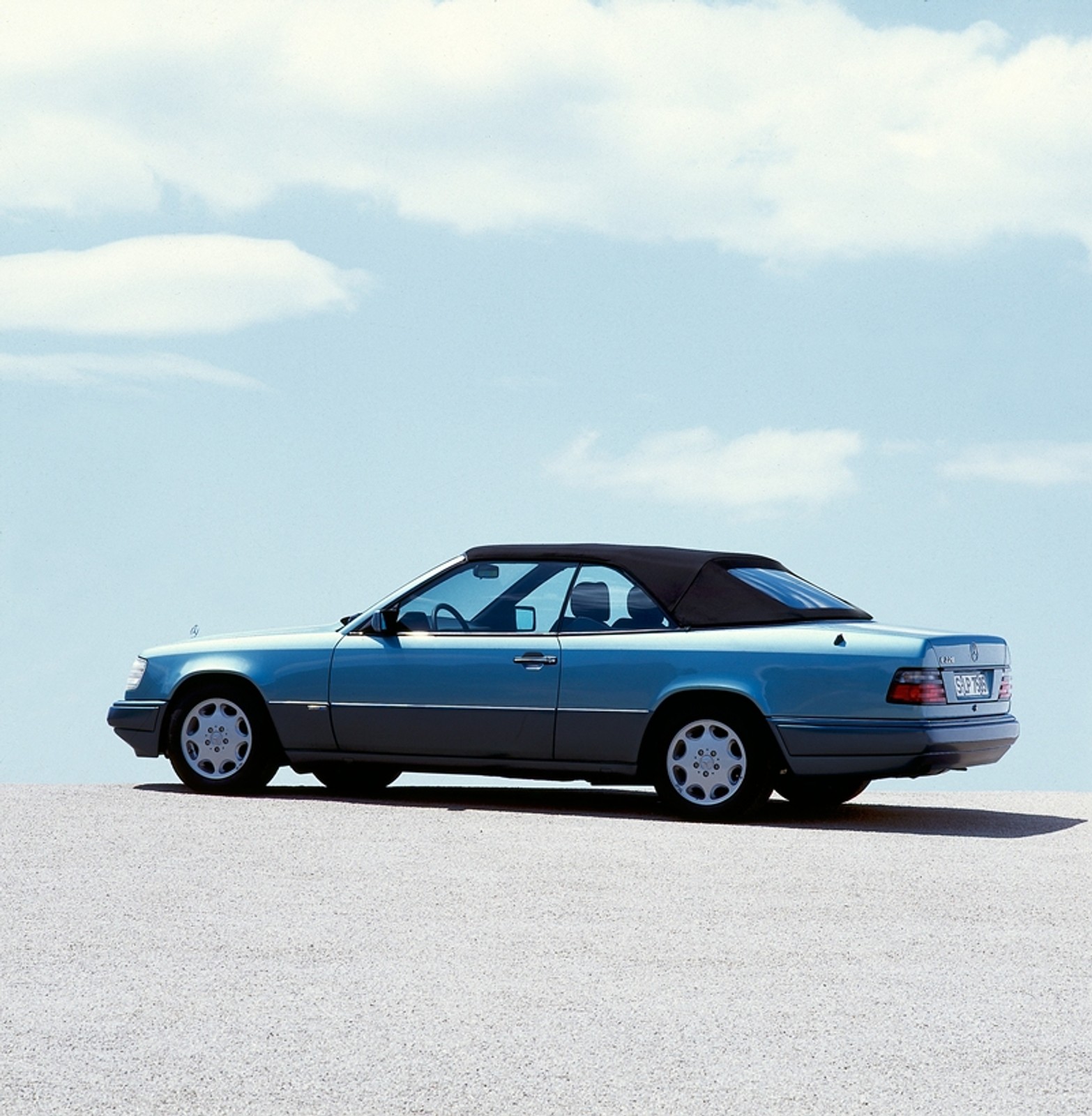 Mercedes W124 Cabrio – z pięknem trzeba obcować