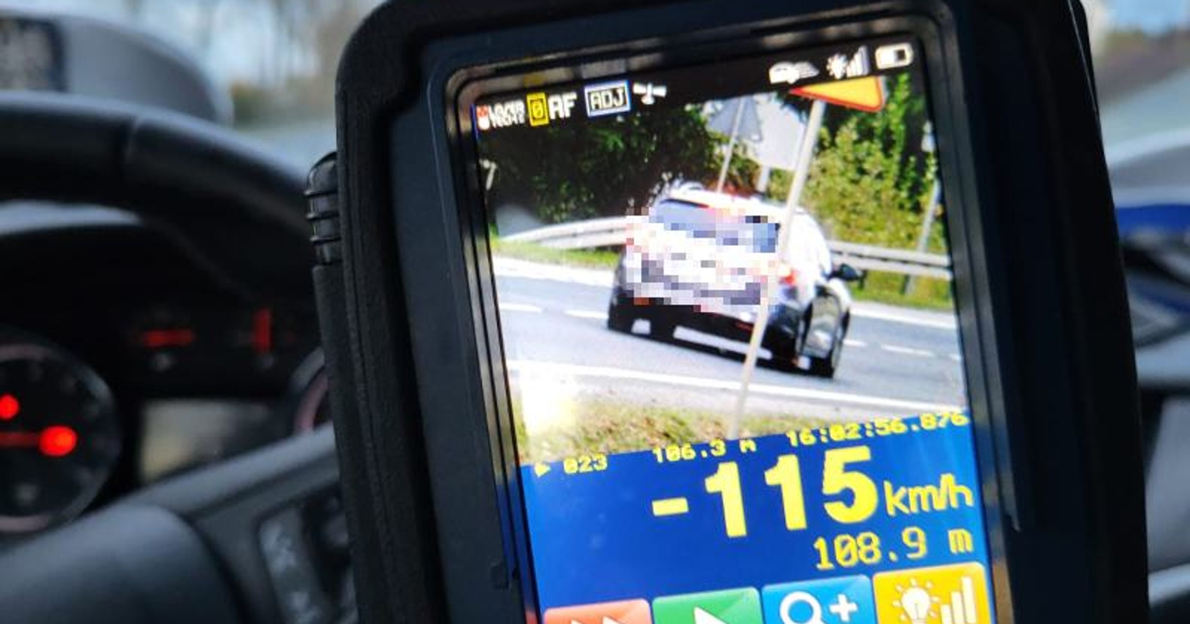 19-latek przekroczył prędkość i stracił prawo jazdy na 3 miesiące