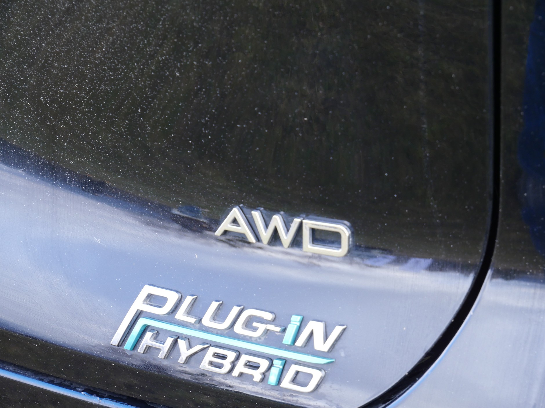 Na samochody elektryczne cła już zostały nałożone. Teraz Unia Europejska chce zmniejszyć liczbę sprzedanych hybryd plug-in, które Chińczycy sprzedają, jak świeże bułeczki