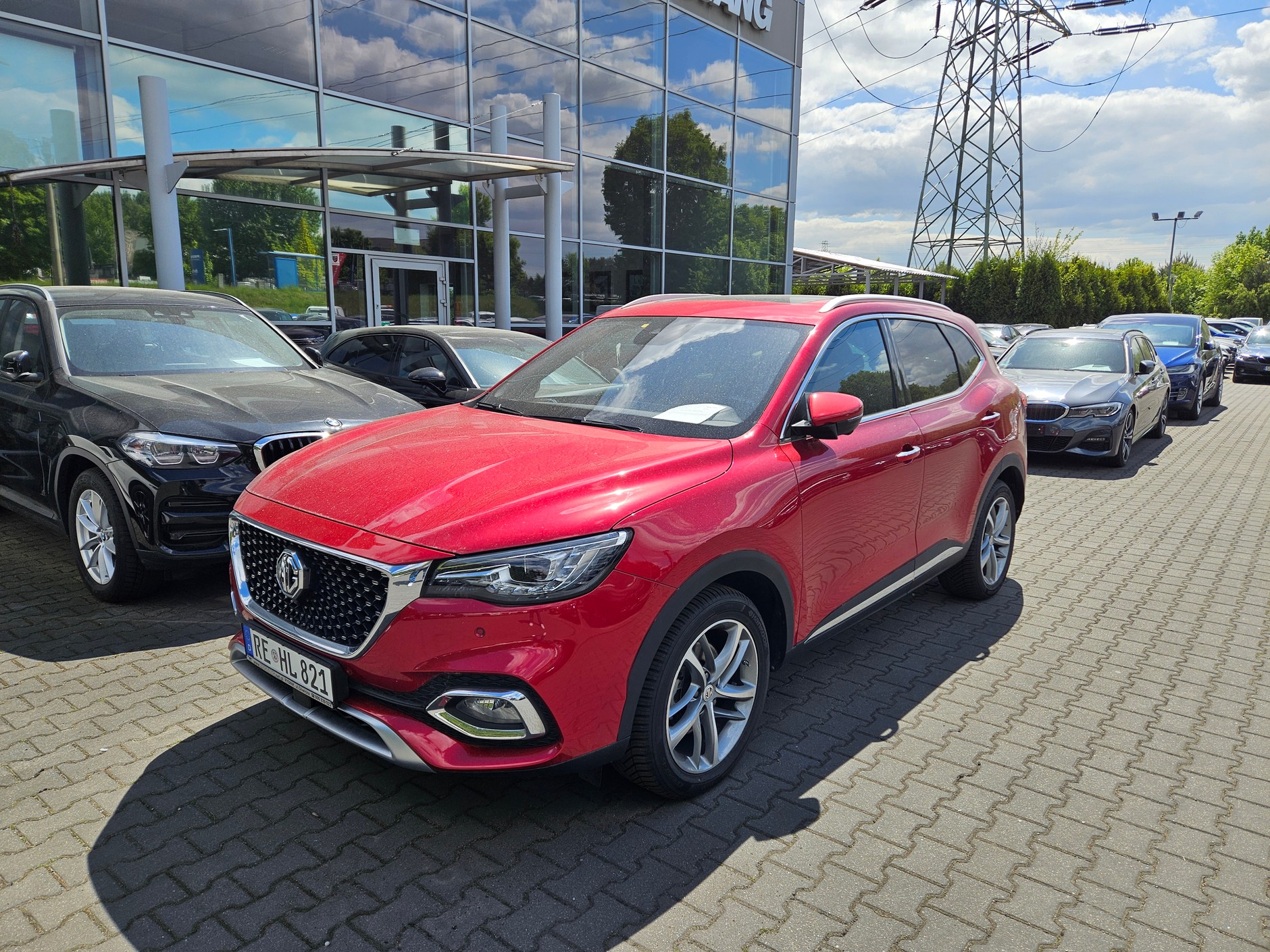 Czerwone MG EHS z przebiegiem 71 tys. km za 83 tys. 900 zł