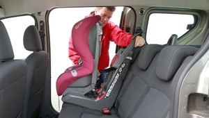 ISOFIX – co to jest? Jak sprawdzić, czy mam ISOFIX w swoim samochodzie?