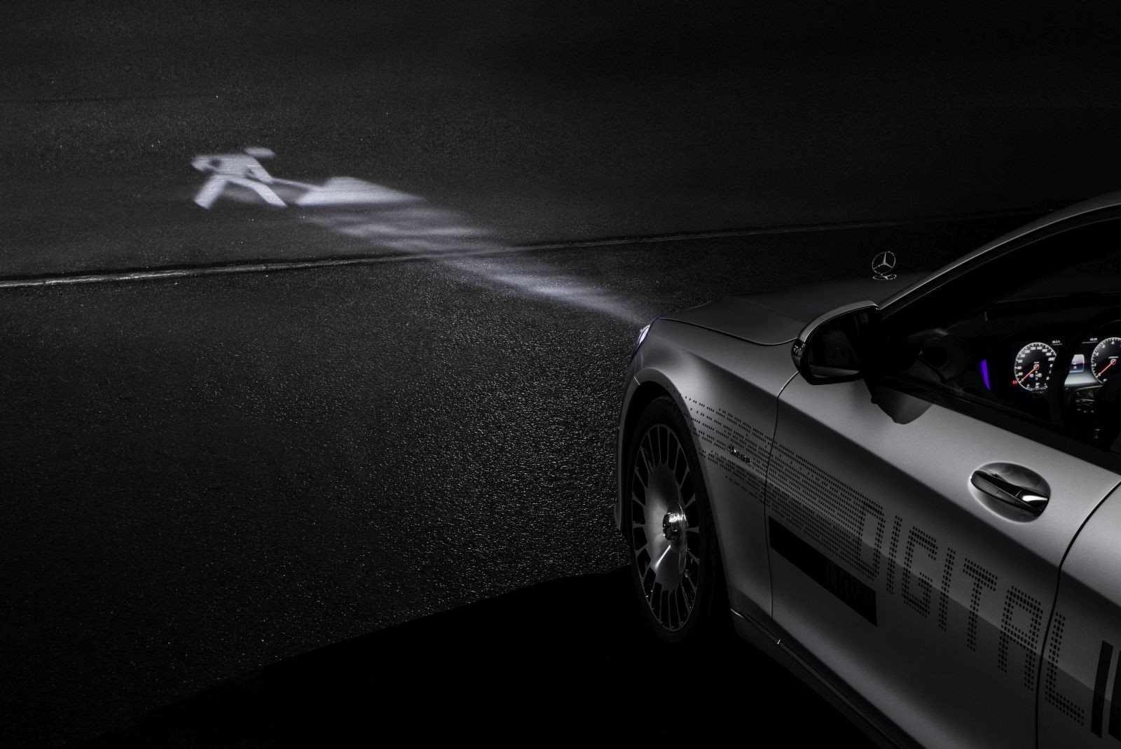 Mercedes Digital Light