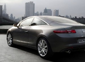 Renault Laguna Coupe zamknięta w sejfie