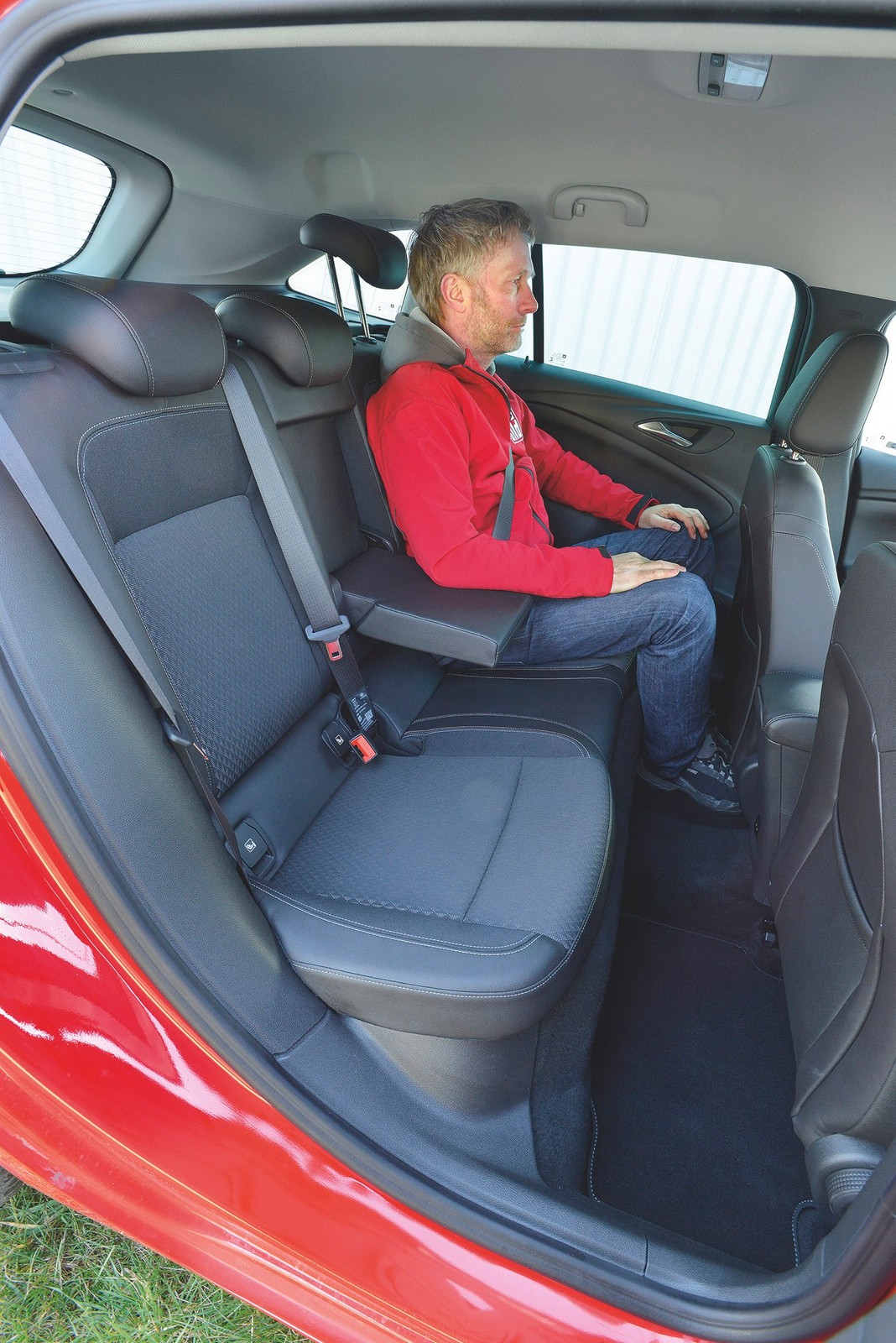 Uwodziciele rodzin - Kia cee'd SW, Opel Astra Sports Tourer, Peugeot 308 SW i Seat Leon ST