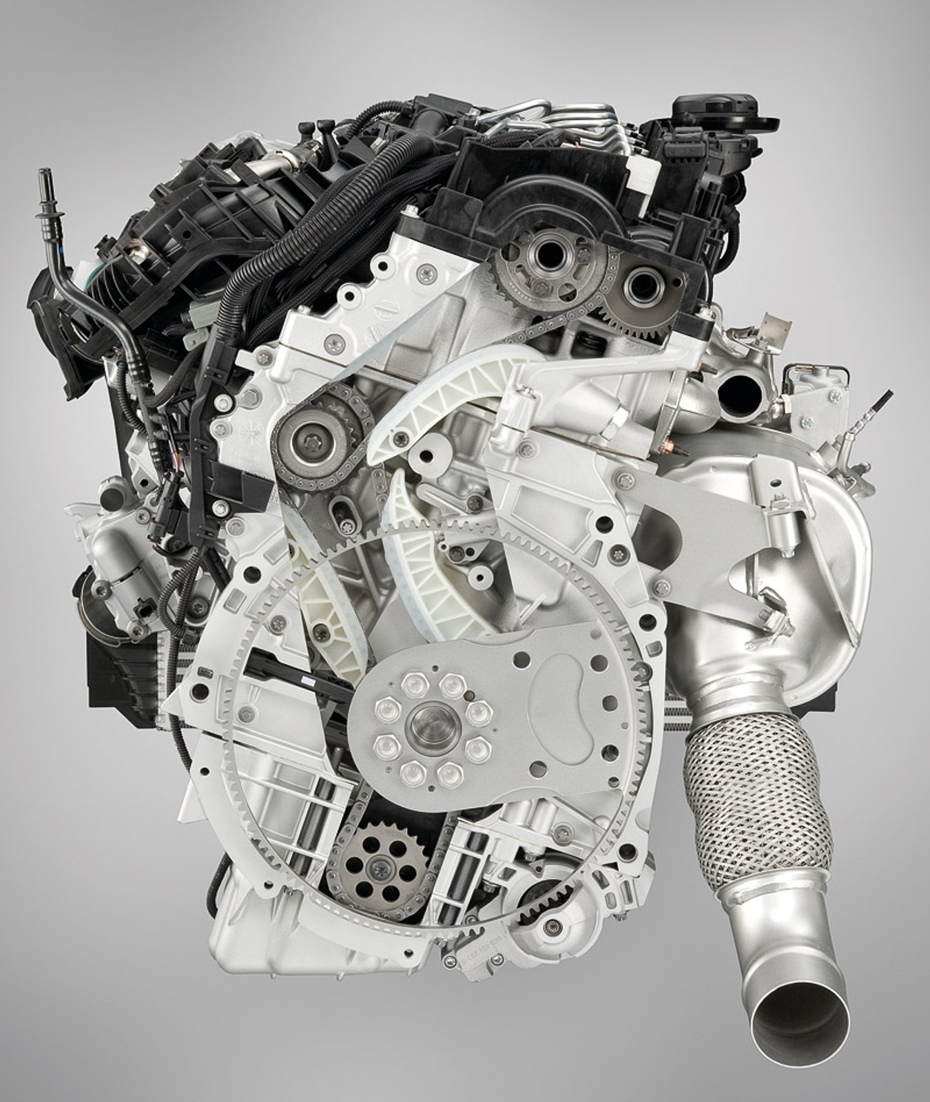 BMW: 740i bez 8-cylindrowego silnika, 750i z dwoma turbosprężarkami