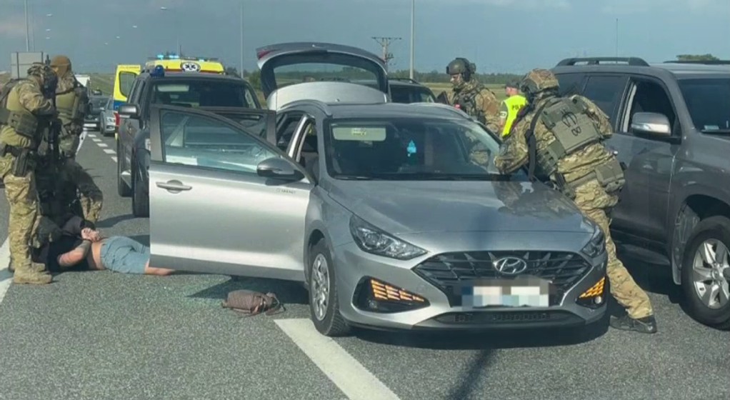 Policjanci zatrzymali pasażerów Hyundaia. W środku było to, czego się spodziewali