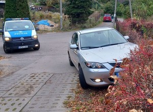 Wjechał mazdą w ogrodzenie. Był pijany i nigdy nie miał prawa jazdy