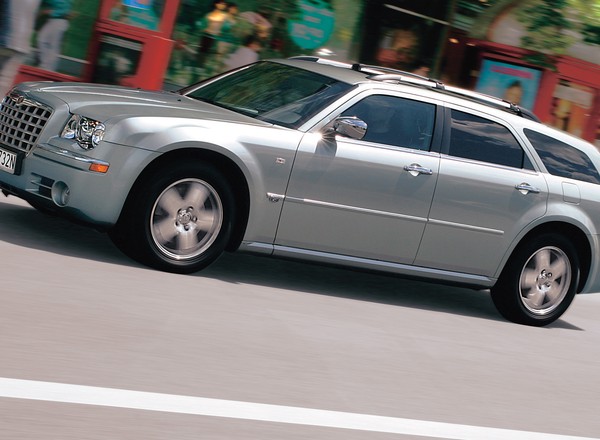 Chrysler 300C Touring 5.7 Hemi - z archiwum Auto Świata