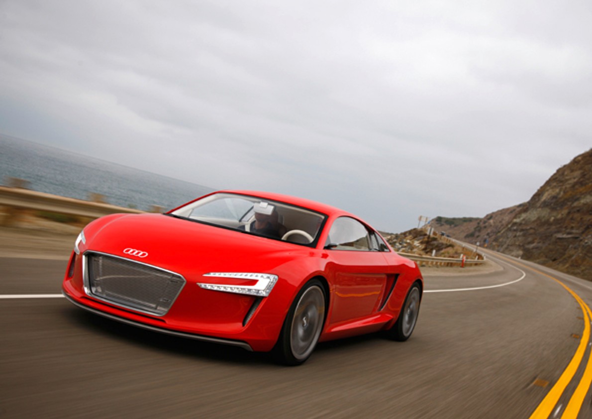 Audi E-tron: Bezgłośne napięcie