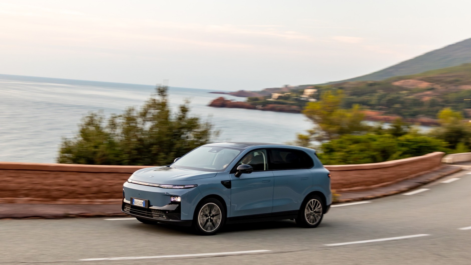 Leapmotor B10 potrafi być szybki, ale nie jest pożeraczem zakrętów