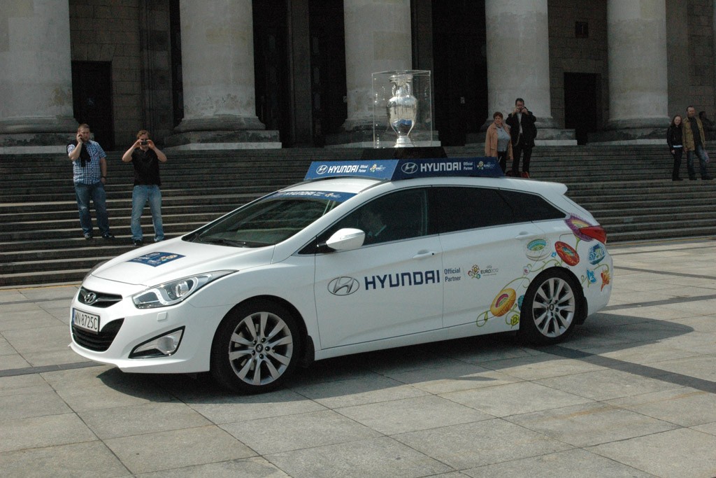 Hyundai przywiózł Puchar UEFA Euro 2012