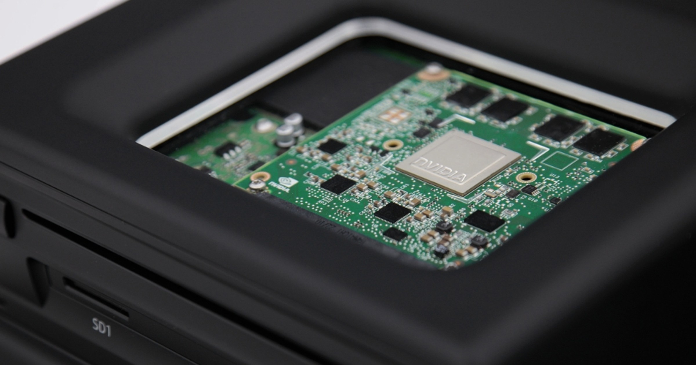 Już teraz producenci samochodów używają modułów takich Nvidia VCM, które są wyposażone w wielordzeniowy procesor (czterordzeniowy Tegra 3). 