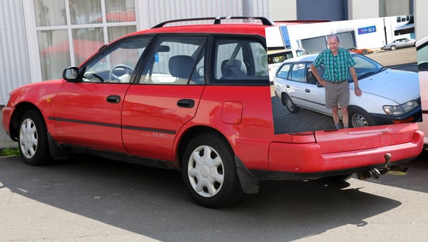 Zanim przeszedł na emeryturę, nowozelandzki lokalny dostawca gazet osiągnął swoją Corollą przebieg 2 mln km