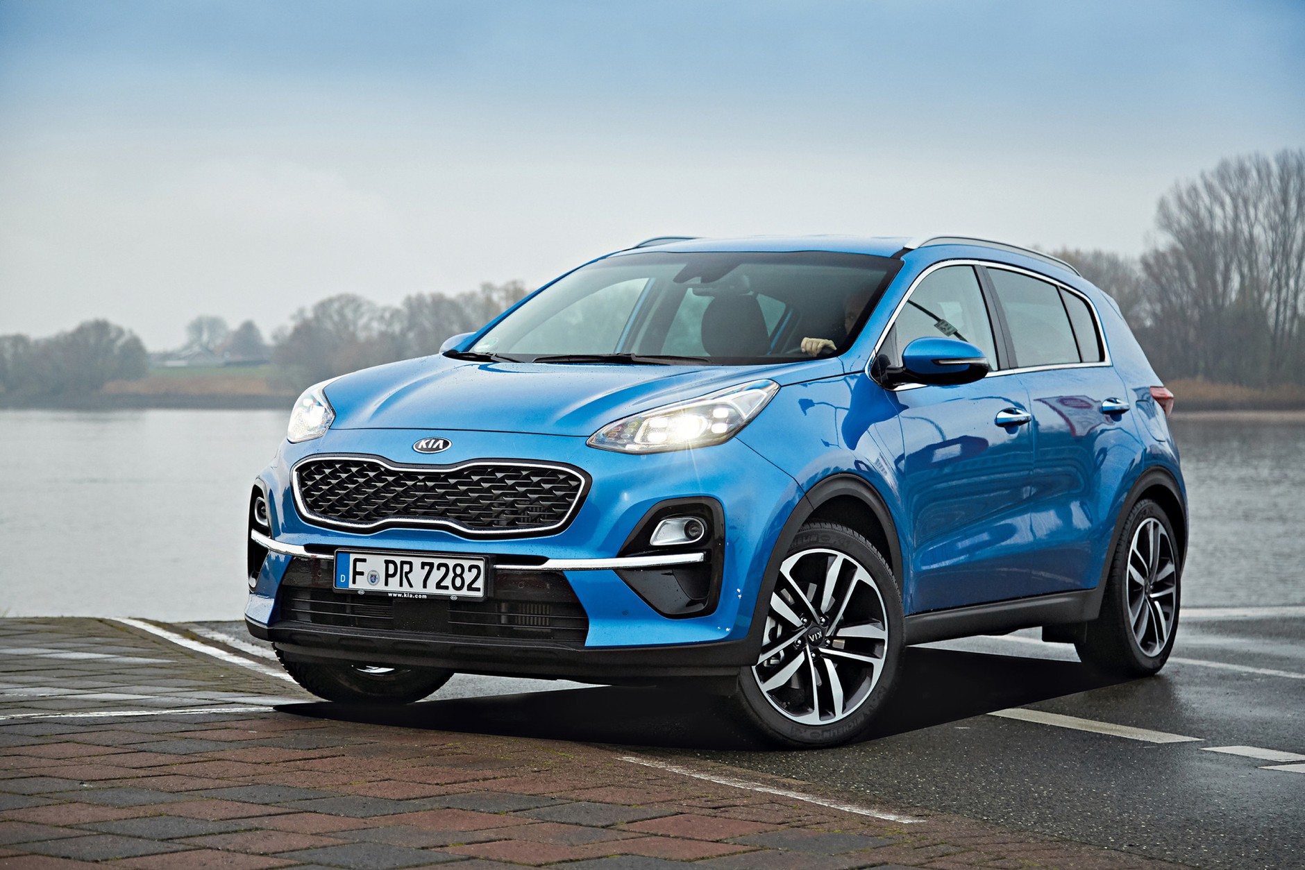 Porównanie par SUV-ów od Opla, Kii, Suzuki, Mini i BMW