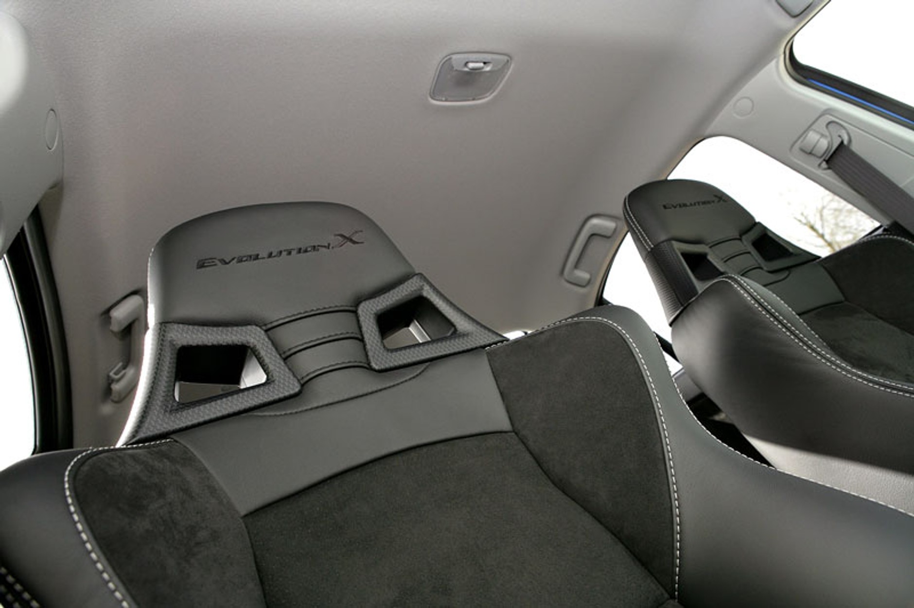 Mitsubishi Lancer Evo X FQ-400: fotogaleria