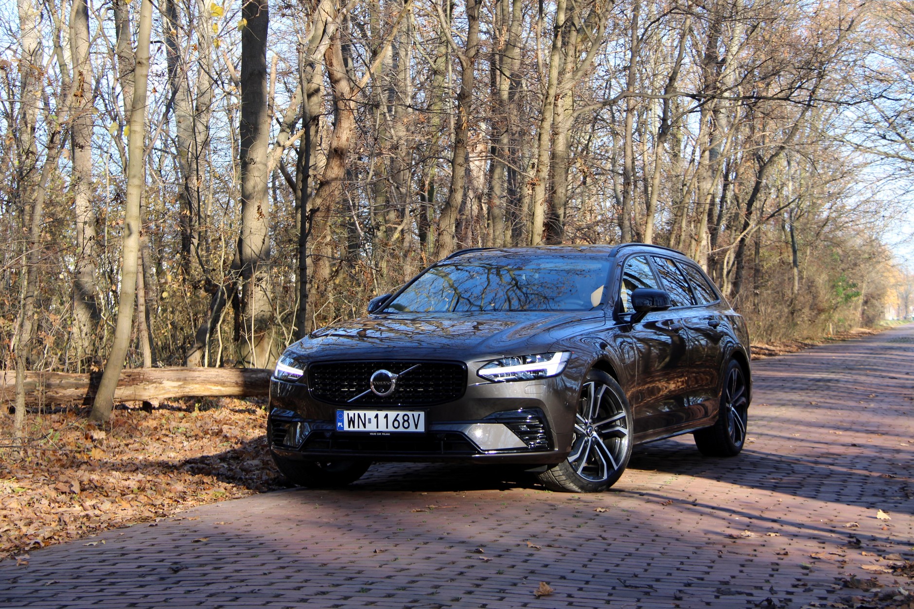 Volvo V90 T8 Ultra Dark