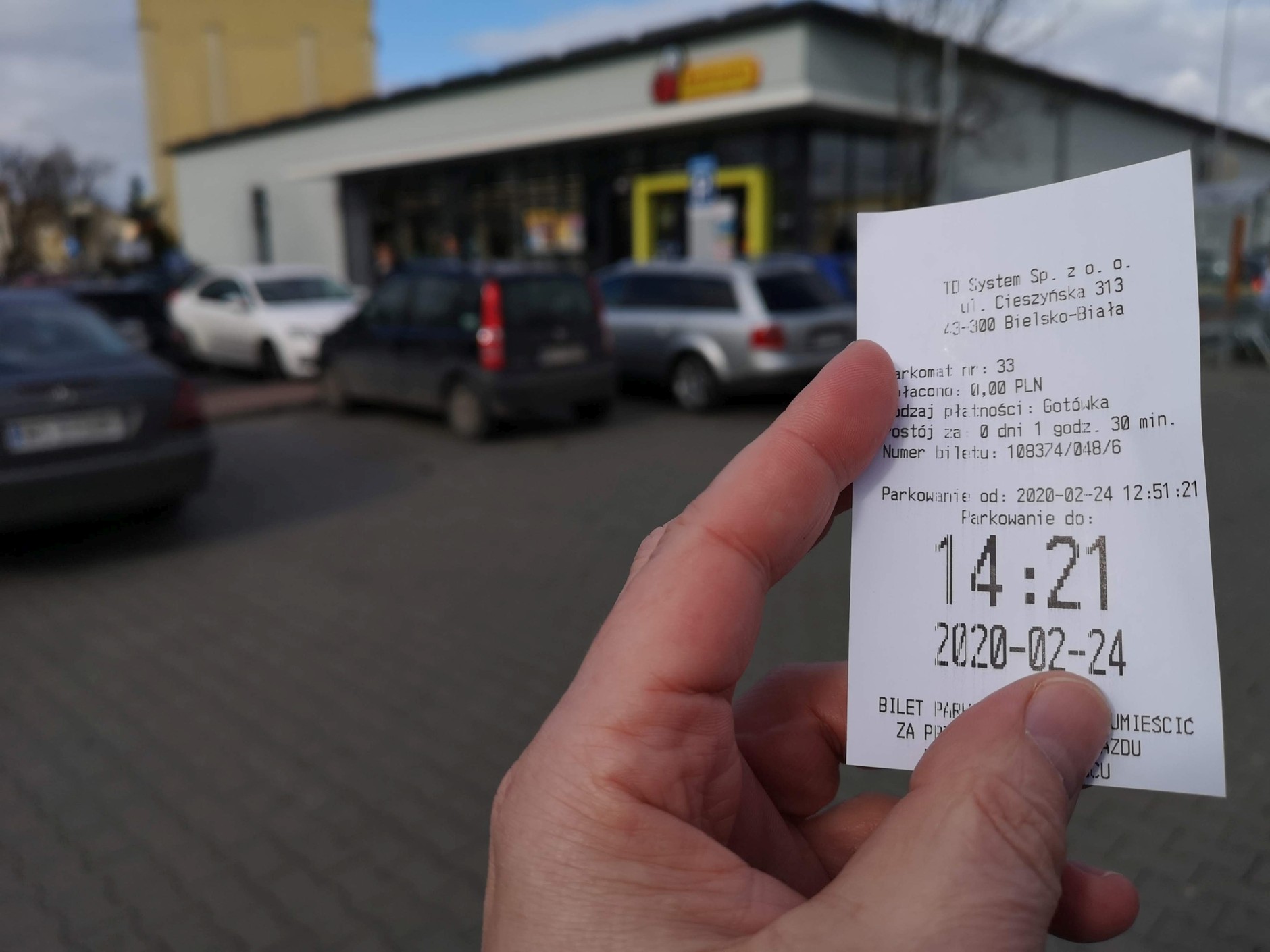 Bilet parkingowy uprawniający do 90 minut darmowego postoju