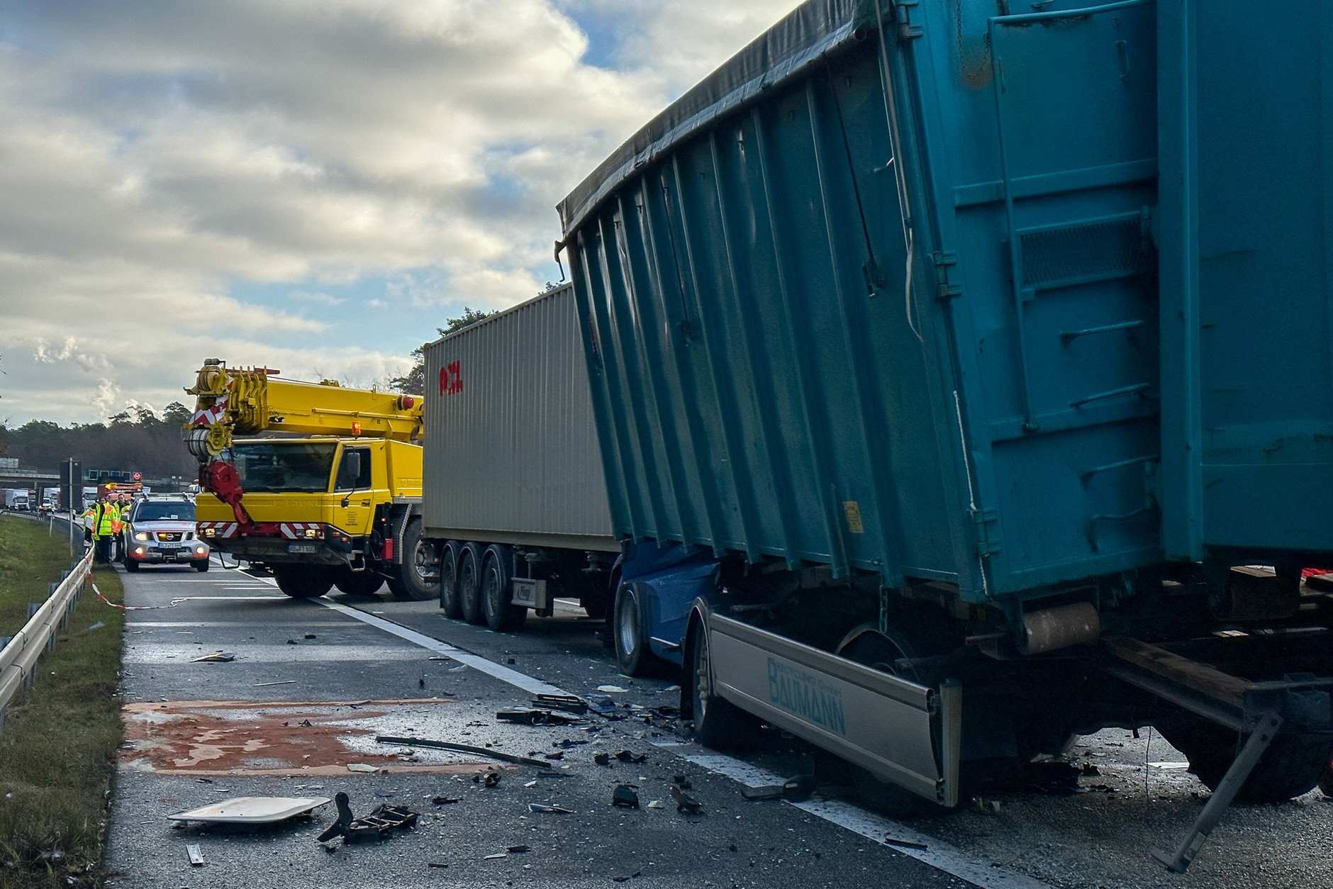 90 minut trwała akcja ratunkowa po wypadku, do którego doszło na niemieckiej autostradzie A3