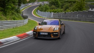 Nowe Porsche Panamera ustanowiło rekord na kultowym torze