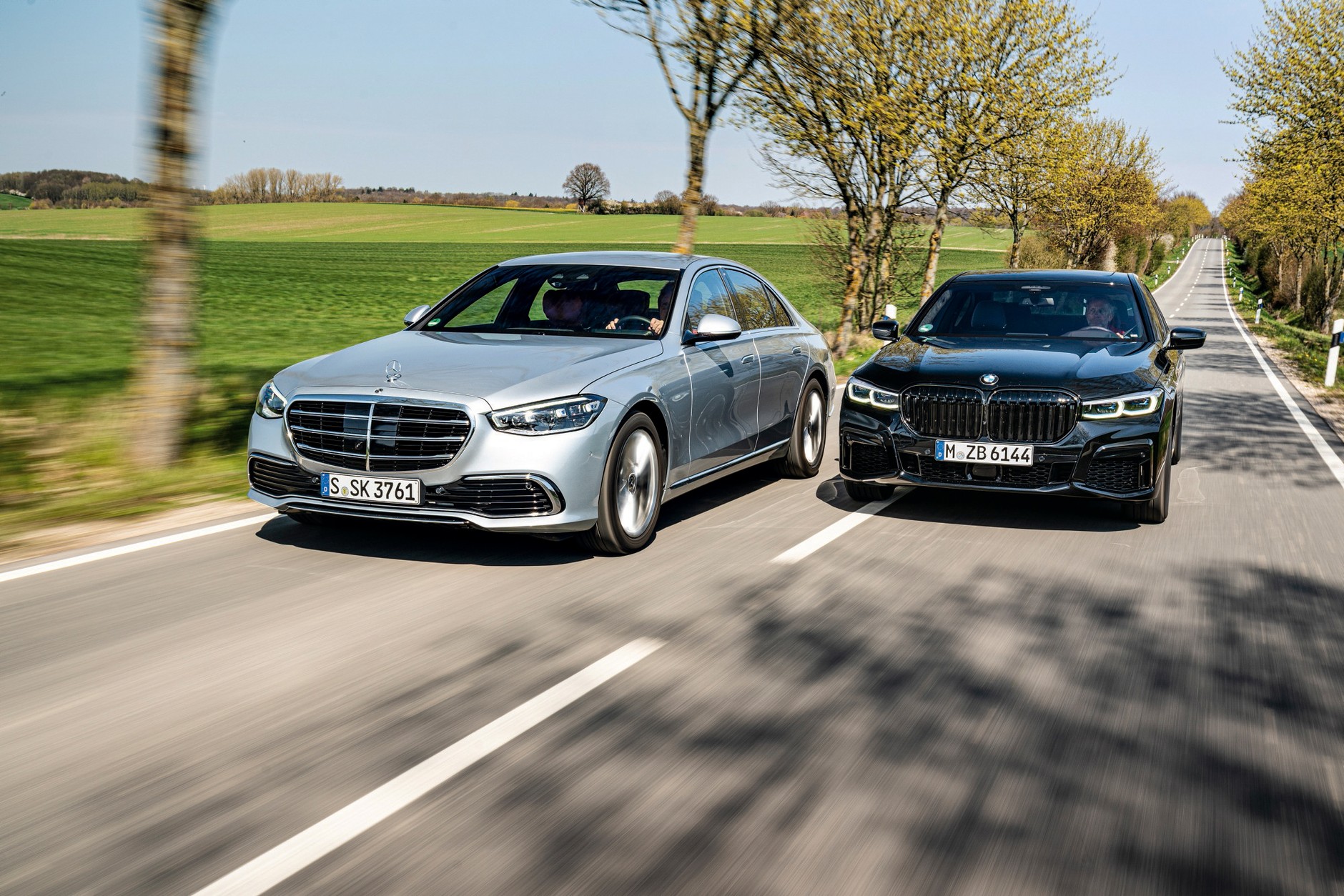 Mercedes S 500 BMW 750i 2021