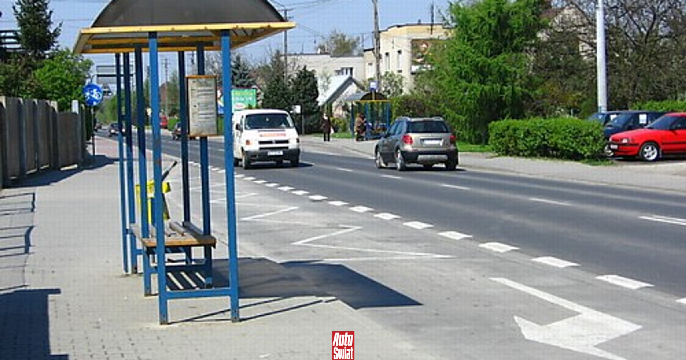 Na pasie do skrętu trzeba używać kierunkowskazu? Przepisy są jasne