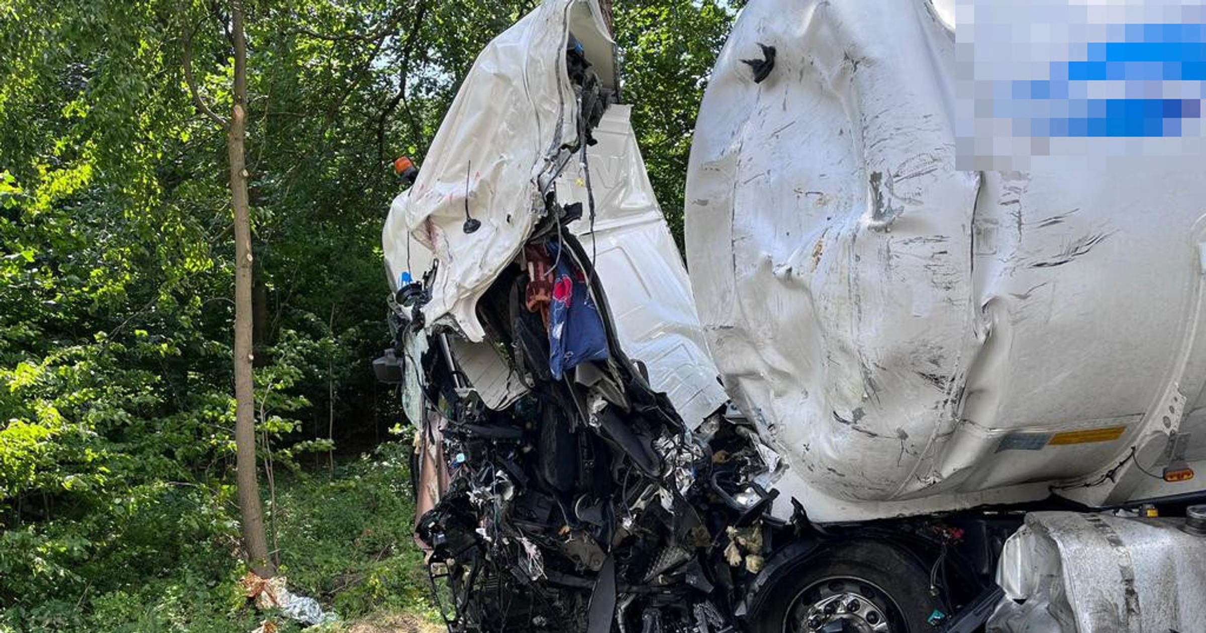Obraz pochodzący z serwisu https://bydgoszcz.policja.gov.pl/kb1/informacje/wiadomosci/149847,Policjanci-wyjasniaja-okolicznosci-smiertelnego-wypadku.html