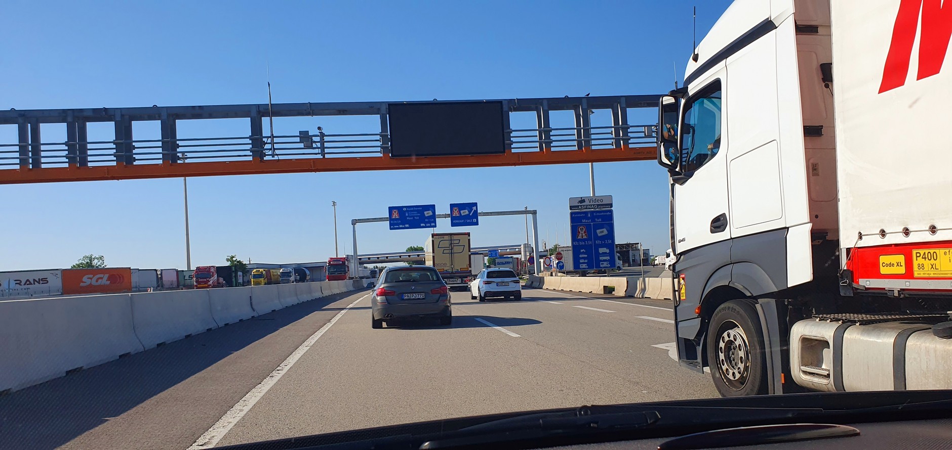 W niektórych sytuacjach z prawej strony można wyprzedzać także w innych krajach Europy