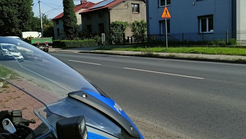 Obraz pochodzący z serwisu https://mikolow.policja.gov.pl/k15/informacje/wiadomosci/388186,Mikolowska-drogowka-prowadzi-dzis-dzialania-quotBezpeczny-Pieszyquot.html