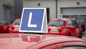 Błędne pytania na egzaminie na prawo jazdy. Przez to kilkaset osób mogło nie zdać 