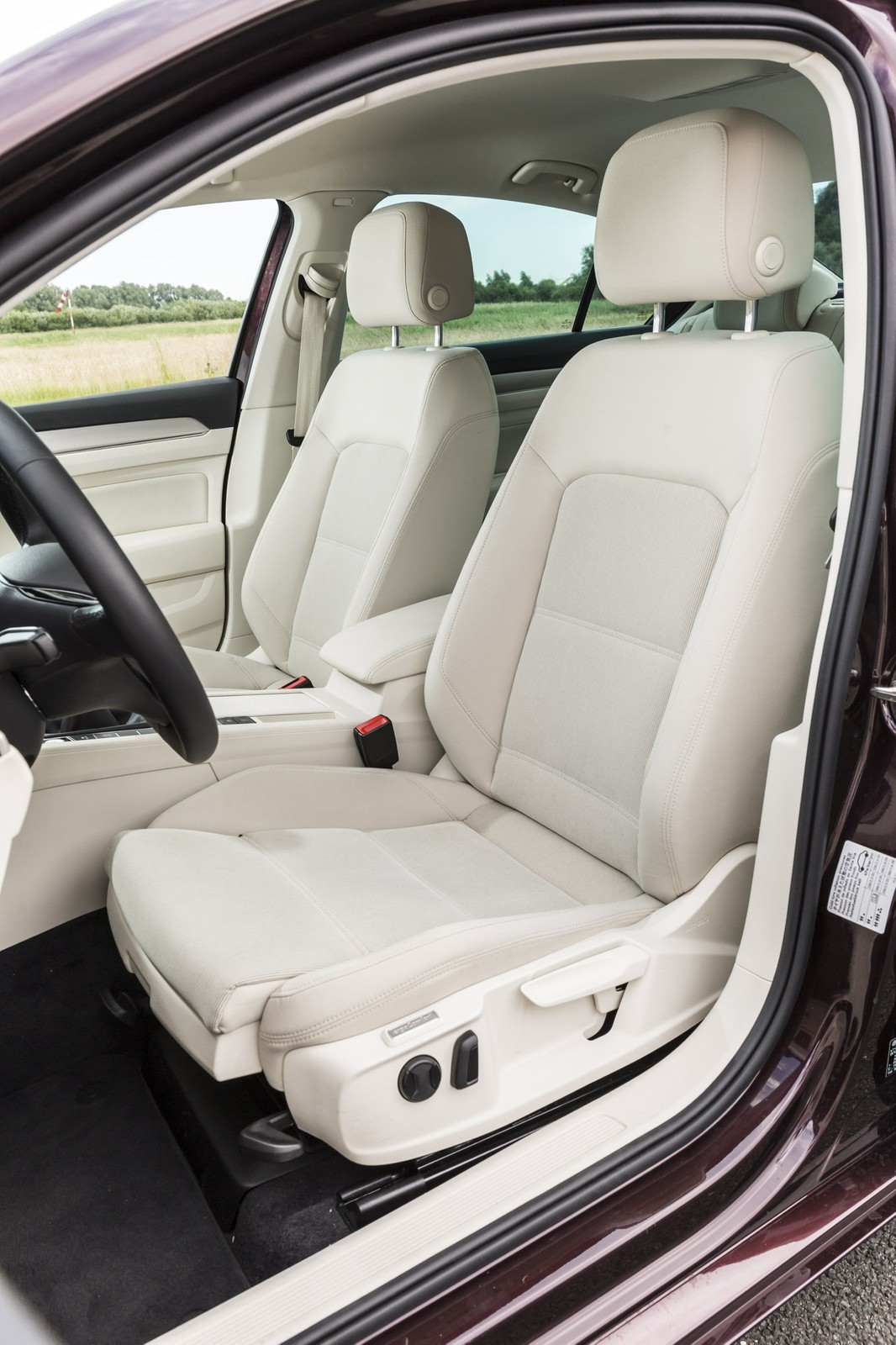 Porównanie: Mazda 6 2.0 Skyactiv-G, Mercedes C160, Skoda Superb 1.4 TSI ACT, Volkswagen Passat 1.4 TSI ACT