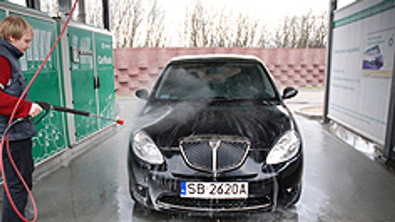 Zmyj zimę z samochodu